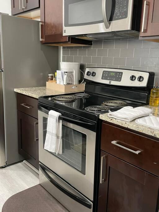 Appartement Cozy, High Rise, Large Studio Facing Downtown . à Baltimore Extérieur photo