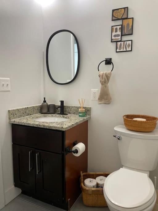 Appartement Cozy, High Rise, Large Studio Facing Downtown . à Baltimore Extérieur photo