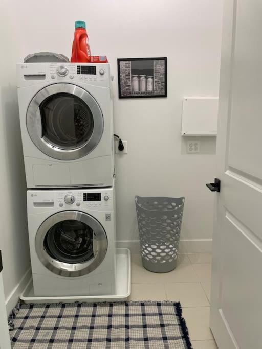 Appartement Cozy, High Rise, Large Studio Facing Downtown . à Baltimore Extérieur photo